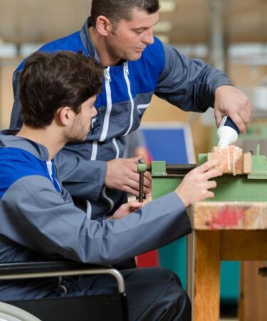 Accompagnement des adultes handicapés vers l'emploi : enjeux et solutions