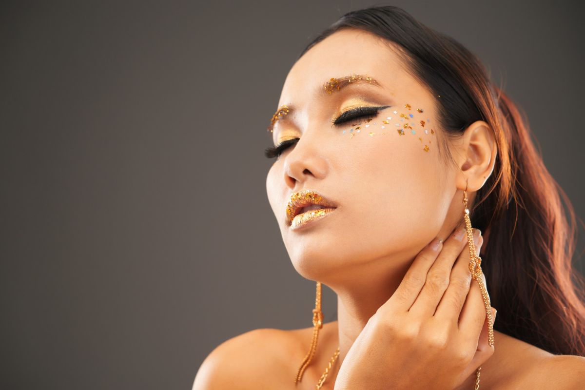 9-Comment intégrer des bijoux de maquillage pour un look unique